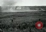 Standbild 305th und 306 Infanterie Longueval Frankreich, 1918, aus Sekunde 44 historischem Filmmaterial Videoclip 65675029597