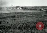 Standbild 305th und 306 Infanterie Longueval Frankreich, 1918, aus Sekunde 48 historischem Filmmaterial Videoclip 65675029597
