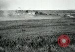 Standbild 305th und 306 Infanterie Longueval Frankreich, 1918, aus Sekunde 49 historischem Filmmaterial Videoclip 65675029597