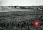 Standbild 305th und 306 Infanterie Longueval Frankreich, 1918, aus Sekunde 51 historischem Filmmaterial Videoclip 65675029597