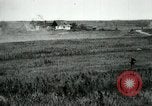Standbild 305th und 306 Infanterie Longueval Frankreich, 1918, aus Sekunde 52 historischem Filmmaterial Videoclip 65675029597