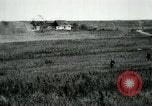 Standbild 305th und 306 Infanterie Longueval Frankreich, 1918, aus Sekunde 54 historischem Filmmaterial Videoclip 65675029597
