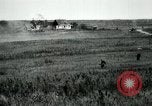 Standbild 305th und 306 Infanterie Longueval Frankreich, 1918, aus Sekunde 55 historischem Filmmaterial Videoclip 65675029597