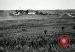 Standbild 305th und 306 Infanterie Longueval Frankreich, 1918, aus Sekunde 56 historischem Filmmaterial Videoclip 65675029597