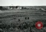 Standbild 305th und 306 Infanterie Longueval Frankreich, 1918, aus Sekunde 59 historischem Filmmaterial Videoclip 65675029597