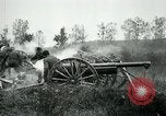 Standbild 6 American Field Artillery in der Schlacht Ersten Weltkrieg Exermont Frankreich, 1918, aus Sekunde 26 historischem Filmmaterial Videoclip 65675029599