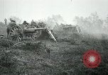 Standbild 6 American Field Artillery in der Schlacht Ersten Weltkrieg Exermont Frankreich, 1918, aus Sekunde 36 historischem Filmmaterial Videoclip 65675029599