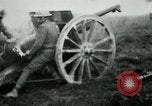 Standbild American 128th Field Artillery in Ersten Weltkrieg Le Côtes de Forimont Frankreich, 1918, aus Sekunde 25 historischem Filmmaterial Videoclip 65675029603
