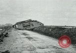 Immagine di British Mark IV SERBATOI Francia, 1917, secondo 41 filmato di repertorio 65675029604