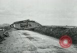 Immagine di British Mark IV SERBATOI Francia, 1917, secondo 45 filmato di repertorio 65675029604