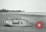 Immagine di British Mark IV SERBATOI Francia, 1917, secondo 56 filmato di repertorio 65675029604