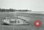Immagine di British Mark IV SERBATOI Francia, 1917, secondo 60 filmato di repertorio 65675029604