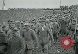 Standbild deutschen Gefangenen Saizerais Frankreich, 1918, aus Sekunde 9 historischem Filmmaterial Videoclip 65675029609
