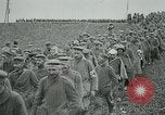 Standbild deutschen Gefangenen Saizerais Frankreich, 1918, aus Sekunde 17 historischem Filmmaterial Videoclip 65675029609