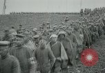 Standbild deutschen Gefangenen Saizerais Frankreich, 1918, aus Sekunde 19 historischem Filmmaterial Videoclip 65675029609