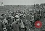 Standbild deutschen Gefangenen Saizerais Frankreich, 1918, aus Sekunde 20 historischem Filmmaterial Videoclip 65675029609