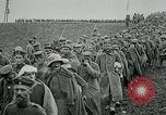 Standbild deutschen Gefangenen Saizerais Frankreich, 1918, aus Sekunde 21 historischem Filmmaterial Videoclip 65675029609