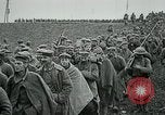 Standbild deutschen Gefangenen Saizerais Frankreich, 1918, aus Sekunde 28 historischem Filmmaterial Videoclip 65675029609