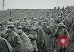 Standbild deutschen Gefangenen Saizerais Frankreich, 1918, aus Sekunde 29 historischem Filmmaterial Videoclip 65675029609