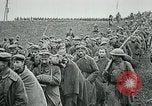 Standbild deutschen Gefangenen Saizerais Frankreich, 1918, aus Sekunde 30 historischem Filmmaterial Videoclip 65675029609