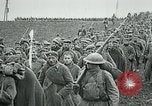 Standbild deutschen Gefangenen Saizerais Frankreich, 1918, aus Sekunde 32 historischem Filmmaterial Videoclip 65675029609