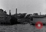 Image décharger sardines United States USA, 1920, de la seconde 28 séquences d'archives historiques vidéo 65675029622