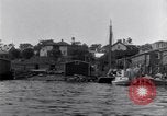 Image décharger sardines United States USA, 1920, de la seconde 42 séquences d'archives historiques vidéo 65675029622