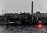 Image décharger sardines United States USA, 1920, de la seconde 51 séquences d'archives historiques vidéo 65675029622