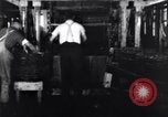 Image traitement sardine United States USA, 1920, de la seconde 4 séquences d'archives historiques vidéo 65675029623