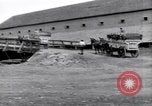 Image transporter le maïs United States USA, 1920, de la seconde 4 séquences d'archives historiques vidéo 65675029625