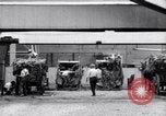 Image transporter le maïs United States USA, 1920, de la seconde 59 séquences d'archives historiques vidéo 65675029625