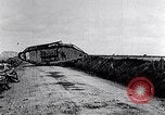 Standbild britische Marke Panzer IV in Betrieb Ersten Weltkrieg LANGRES FRANKREICH, 1918, aus Sekunde 22 historischem Filmmaterial Videoclip 65675029628
