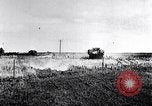 Standbild britische Marke Panzer IV in Betrieb Ersten Weltkrieg LANGRES FRANKREICH, 1918, aus Sekunde 57 historischem Filmmaterial Videoclip 65675029628