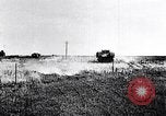Standbild britische Marke Panzer IV in Betrieb Ersten Weltkrieg LANGRES FRANKREICH, 1918, aus Sekunde 58 historischem Filmmaterial Videoclip 65675029628