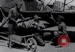 Immagine di British Airco DH-4s Bergues Francia, 1918, secondo 29 filmato di repertorio 65675029630