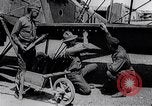 Immagine di British Airco DH-4s Bergues Francia, 1918, secondo 35 filmato di repertorio 65675029630