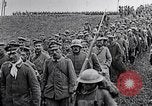 Standbild deutschen Gefangenen Saizerais Frankreich, 1918, aus Sekunde 10 historischem Filmmaterial Videoclip 65675029633