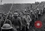 Standbild deutschen Gefangenen Saizerais Frankreich, 1918, aus Sekunde 11 historischem Filmmaterial Videoclip 65675029633
