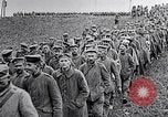 Standbild deutschen Gefangenen Saizerais Frankreich, 1918, aus Sekunde 14 historischem Filmmaterial Videoclip 65675029633
