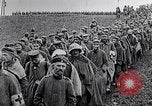 Standbild deutschen Gefangenen Saizerais Frankreich, 1918, aus Sekunde 18 historischem Filmmaterial Videoclip 65675029633