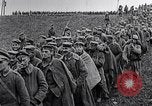 Standbild deutschen Gefangenen Saizerais Frankreich, 1918, aus Sekunde 24 historischem Filmmaterial Videoclip 65675029633