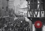 Standbild Armistice Day Bacharach Deutschland, 1918, aus Sekunde 44 historischem Filmmaterial Videoclip 65675029634
