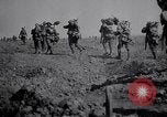 Standbild American Field Artillery Frankreich, 1918, aus Sekunde 56 historischem Filmmaterial Videoclip 65675029637
