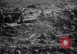 Standbild Bahre Träger Frankreich, 1918, aus Sekunde 11 historischem Filmmaterial Videoclip 65675029638
