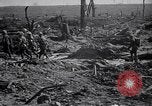 Standbild Bahre Träger Frankreich, 1918, aus Sekunde 19 historischem Filmmaterial Videoclip 65675029638