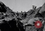 Standbild Bahre Träger Frankreich, 1918, aus Sekunde 34 historischem Filmmaterial Videoclip 65675029638