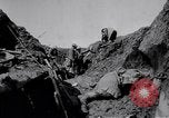 Standbild Bahre Träger Frankreich, 1918, aus Sekunde 40 historischem Filmmaterial Videoclip 65675029638