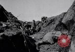Standbild Bahre Träger Frankreich, 1918, aus Sekunde 50 historischem Filmmaterial Videoclip 65675029638