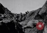Standbild Bahre Träger Frankreich, 1918, aus Sekunde 52 historischem Filmmaterial Videoclip 65675029638