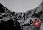 Standbild Bahre Träger Frankreich, 1918, aus Sekunde 56 historischem Filmmaterial Videoclip 65675029638